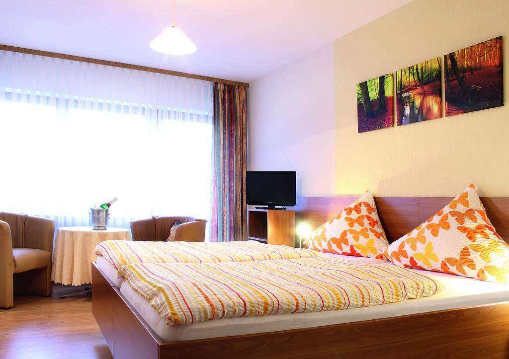 Saaletal Pension&Ferienwohnungen Bad Bocklet Zimmer foto